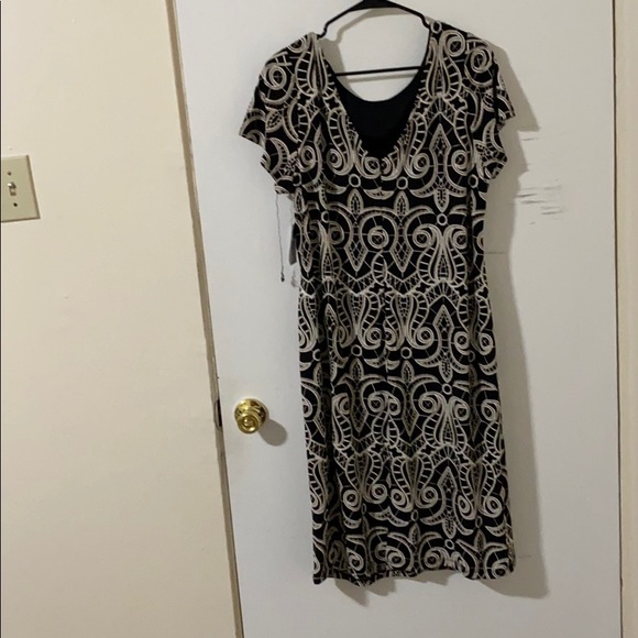 Dress - Picture 2 of 2